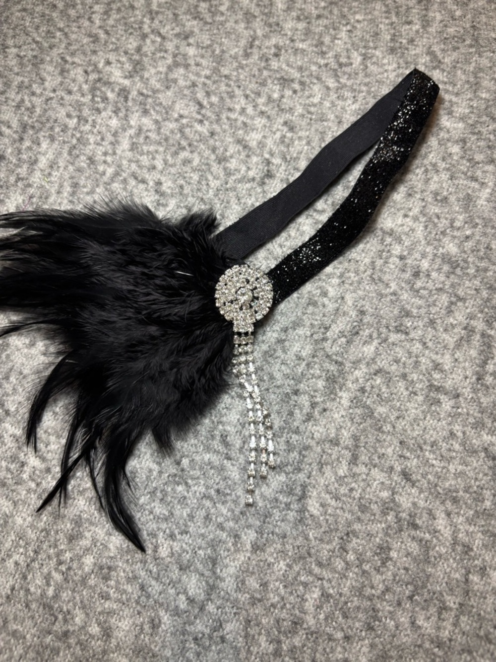 1920s Flapper Accessories Set 7pc Black Faux Fur Shawl Pearl Jewelry Gloves Gats - Picture 4 of 8
